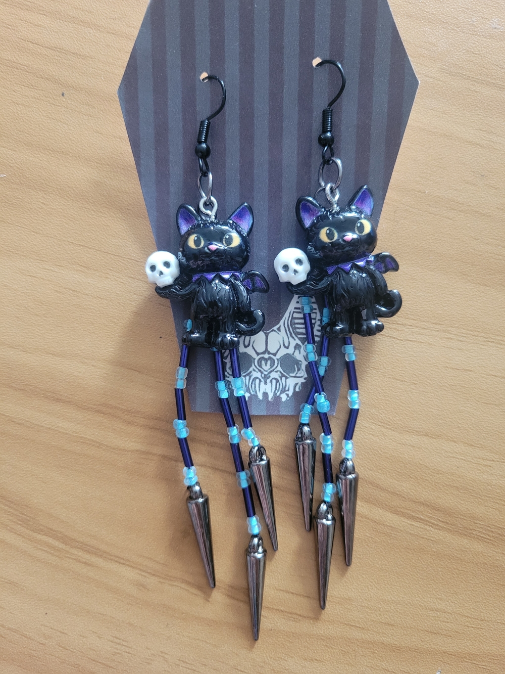 🖤NEW 🖤 Black Cat Skull  Beaded Dangle Earrings with Purple Accents